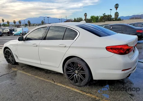 2020 BMW 530E z USA, uszkodzony, nr VIN WBAJA9C01LCE19611